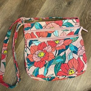 Vera Bradley Crossbody with lots of pockets